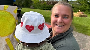 Dagplejer Katrine Ina nød Dagplejens Dag sammen med børn og kolleger ved spejderhytten i Svenstrup. 