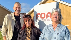 Fra venstre René Johansen, Mette Pryssing og Anne-Grethe Sveistrup fra de nordjyske FOA-fagforeninger. De opfordrer kommunalpolitikerne til at prioritere en velfærd, der både hænger sammen for børn og borgere – og for de medarbejdere, der hver dag får den til at fungere.