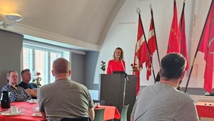 Lene Hartmann på talerstolen 1 maj