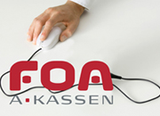 Hånd på mus og ledning til a-kassen