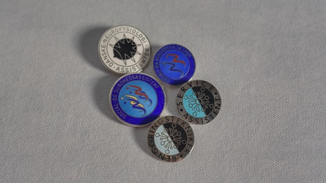 Emblemer for neuorfysiologiassistent, social- og sundhedsassistent, social- og sundhedshjælper, rengøringstekniker og serviceassistent